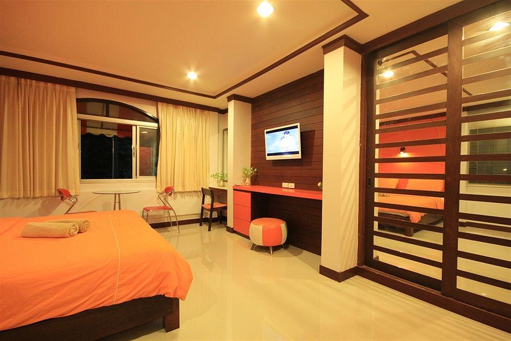 The Palm Delight Lodge Haat Jomtien Eksteriør bilde