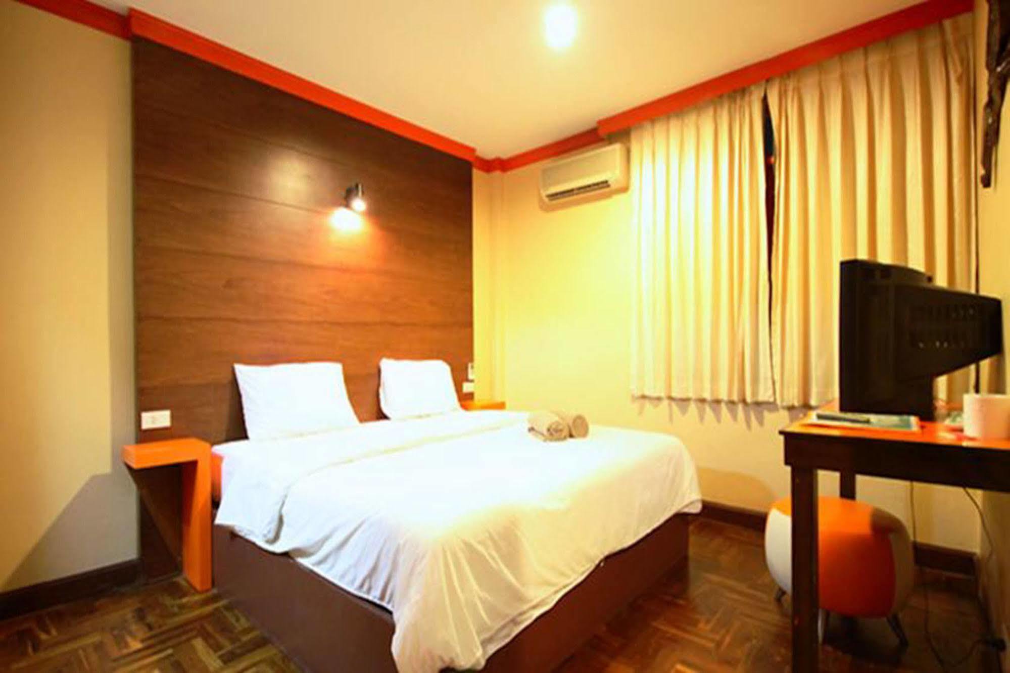 The Palm Delight Lodge Haat Jomtien Eksteriør bilde