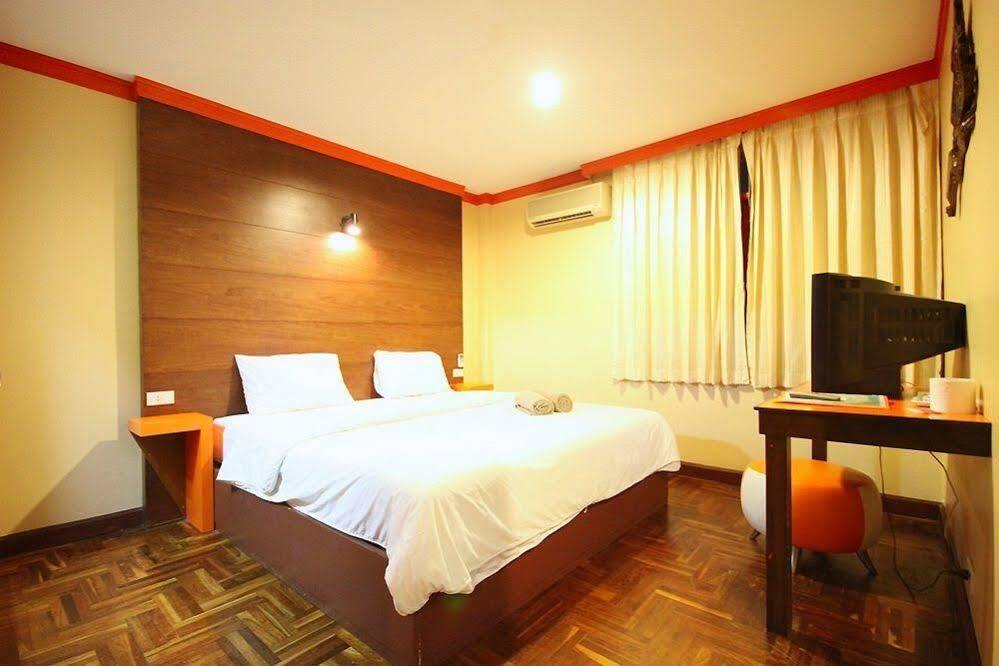 The Palm Delight Lodge Haat Jomtien Eksteriør bilde